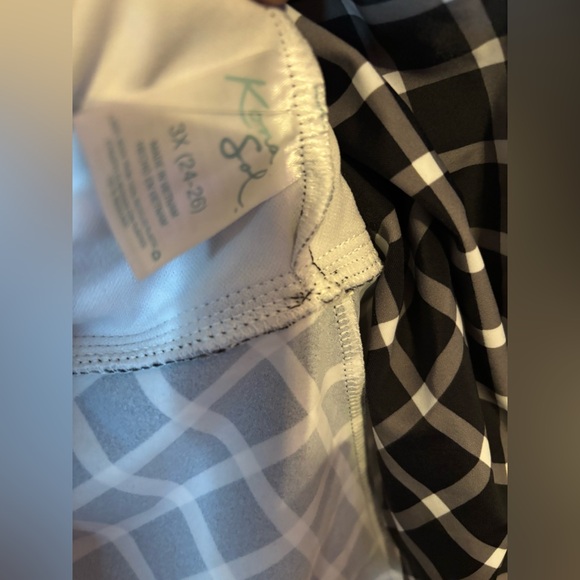 Stylish Black and White Checkered Women's Cropped Tankini-size 3X - Picture 5 of 7